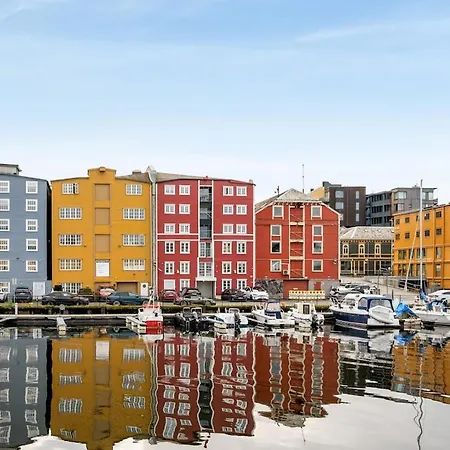 By The Canal, 4 Beds, Centre Trondheim