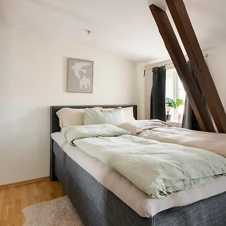 By The Canal, 4 Beds, Centre Appartement *
