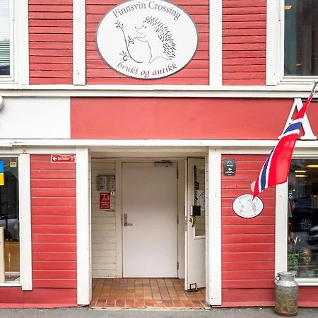 By The Canal, 4 Beds, Centre Trondheim